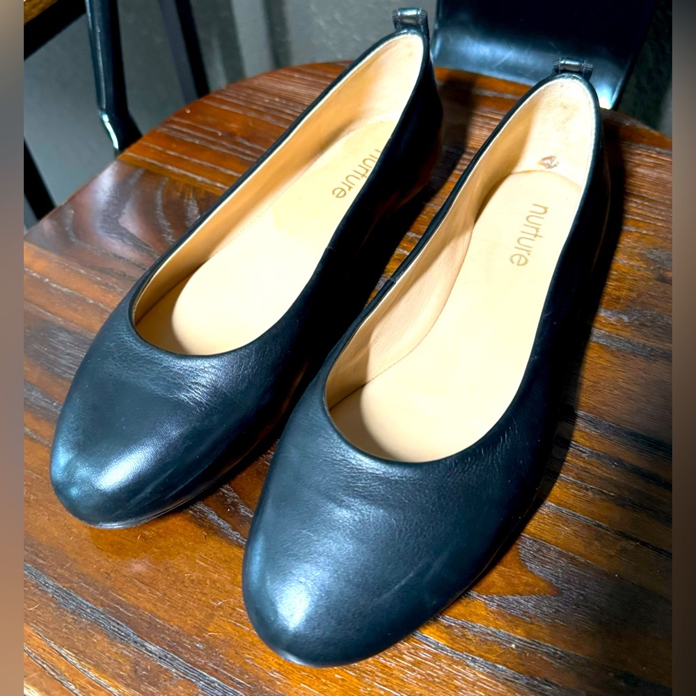 Nurture Women’s Faux Leather Flat Size 6